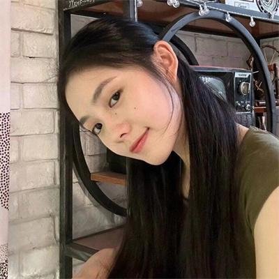 左轮百合海报